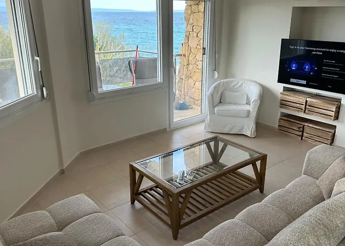 Beachfront Bliss 公寓 波利克罗诺