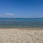 Beachfront Bliss * 波利克罗诺