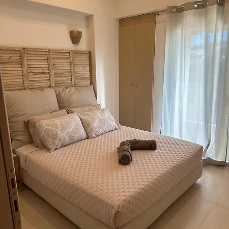 Beachfront Bliss Apartament Polychrono
